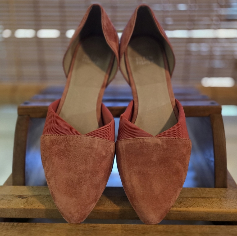 Eileen Fisher Asha-Su Suede Women's Flat Color: "Spice"